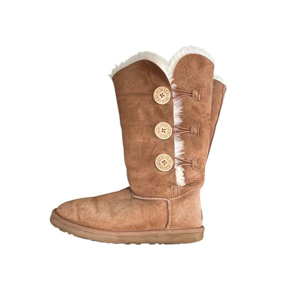 Womens UGG Bailey Button Triplet Chestnut Tall Boots Size 8 Brown - Picture 1 of 5